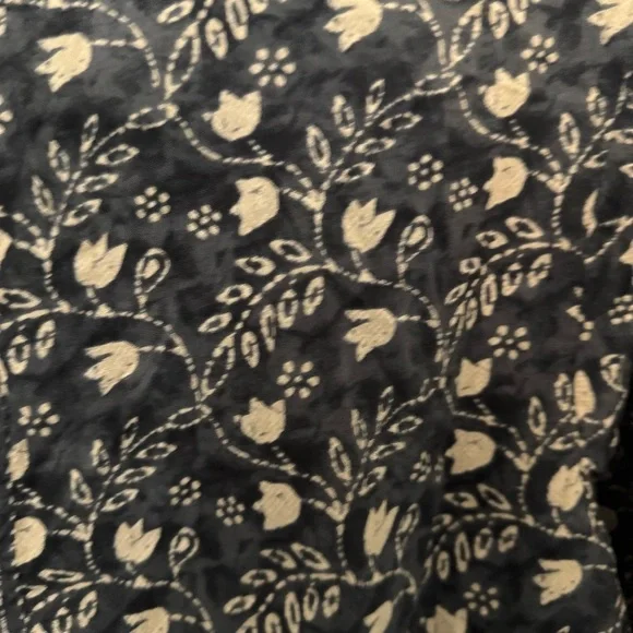 JISORA Dainty Florals with Arrows on Blue Cotton Top - Picture 13 of 14